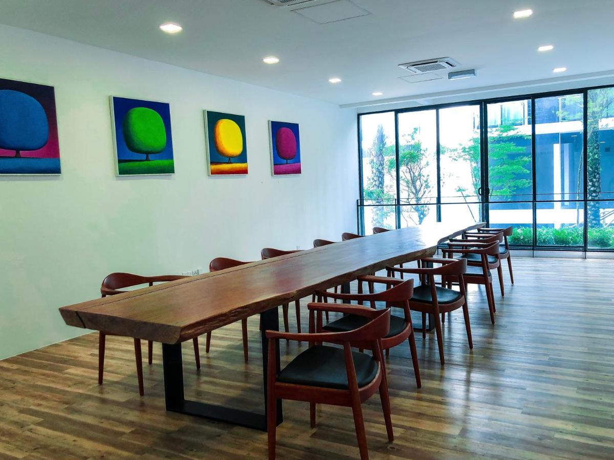 Cat City Mediterranean Theme City&Pool View Homestay 貓城地中海主題城市泳池風景民宿 Kuching Dış mekan fotoğraf