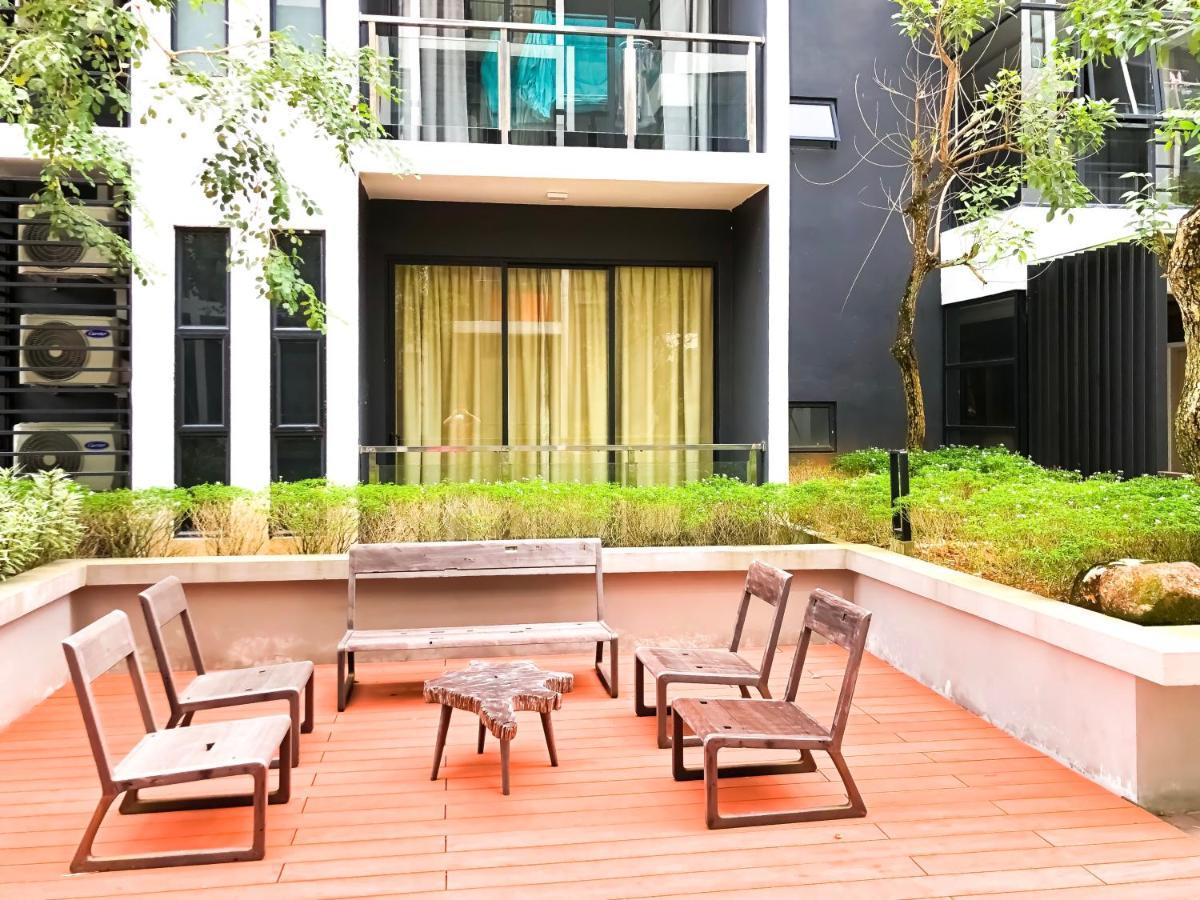 Cat City Mediterranean Theme City&Pool View Homestay 貓城地中海主題城市泳池風景民宿 Kuching Dış mekan fotoğraf