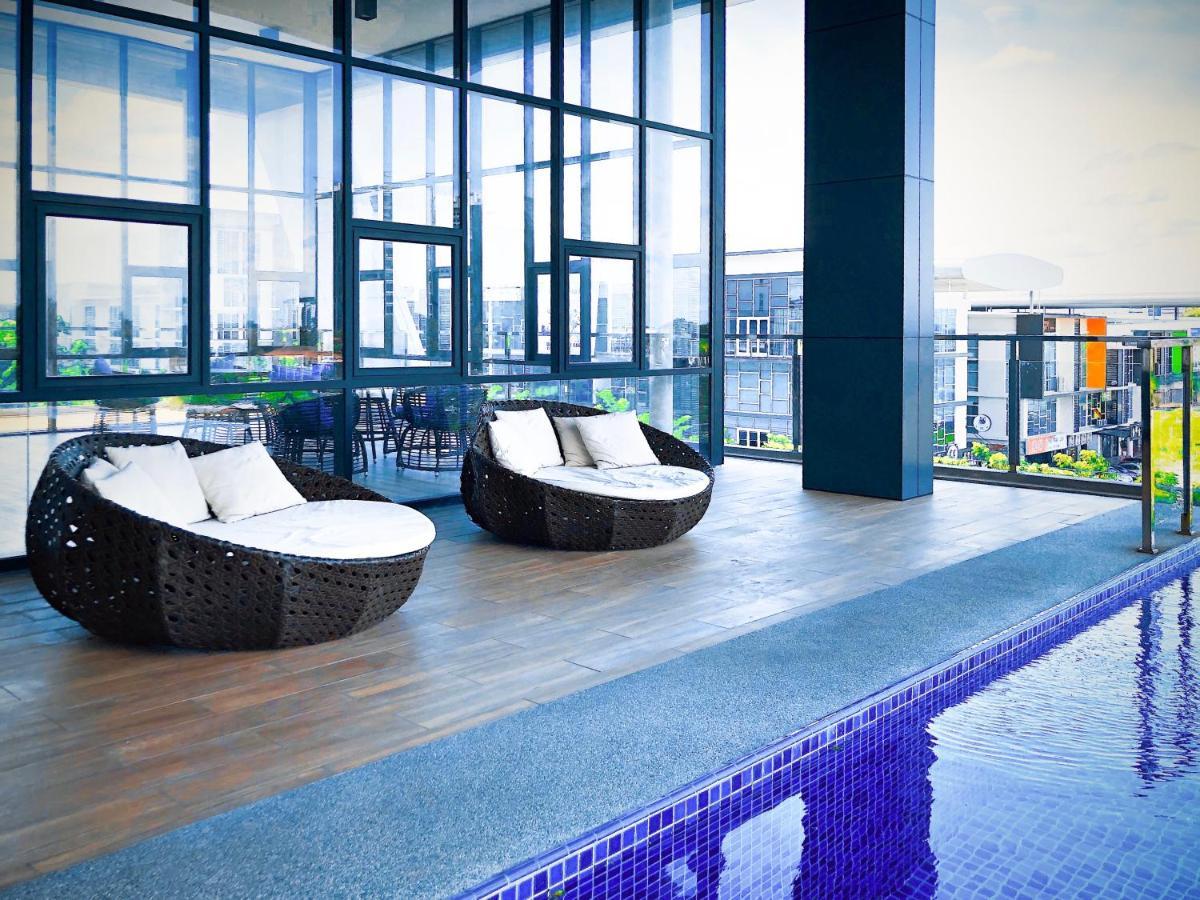 Cat City Mediterranean Theme City&Pool View Homestay 貓城地中海主題城市泳池風景民宿 Kuching Dış mekan fotoğraf